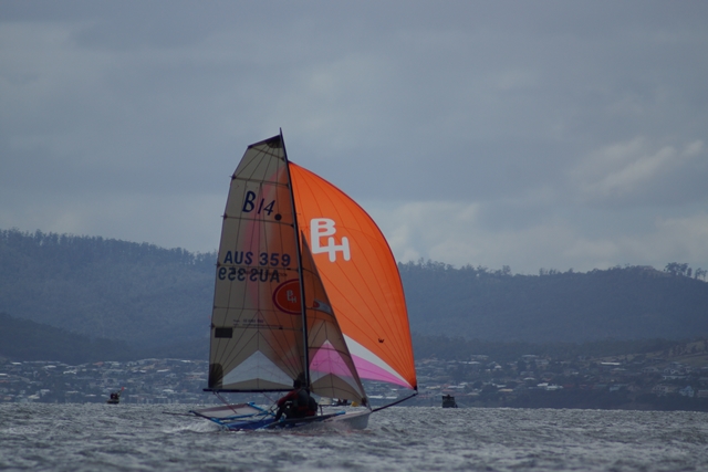 Race 5 - EPIC powering home for victory
